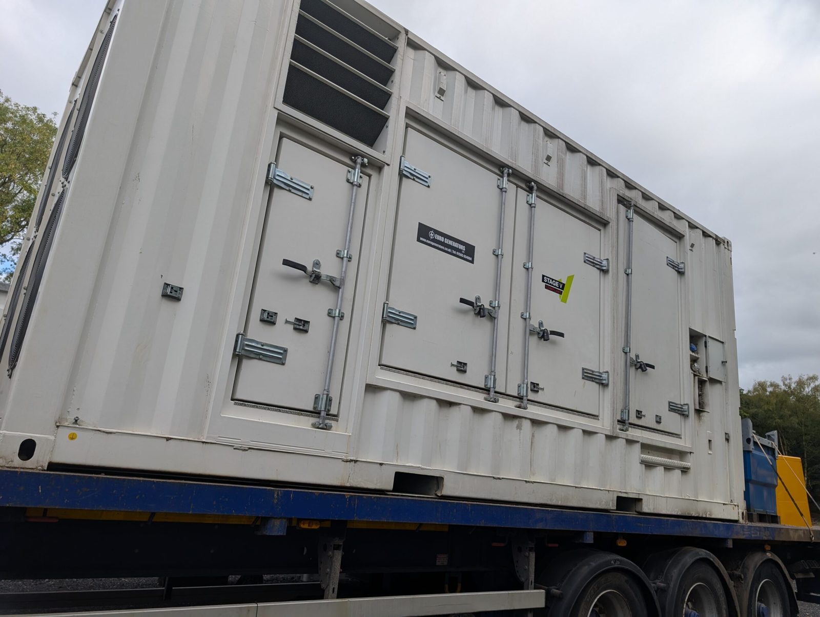 Containerised generator on a trailer